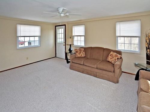 113 Pinto Dr, Pittsburgh PA 15239-1351 exterior