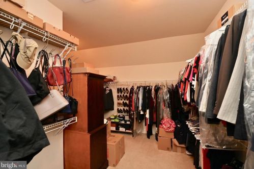 5718 Colfax Ave, Alexandria VA 22311-1012 exterior