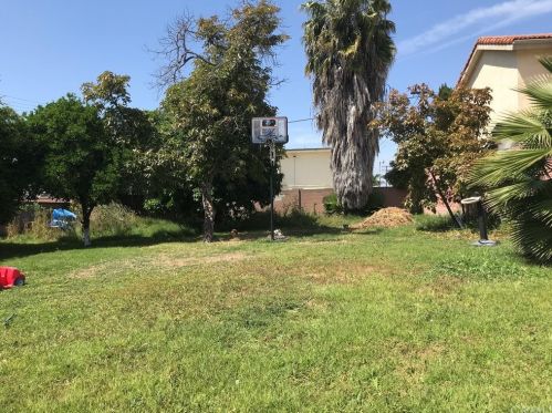 8721 Ramona St, Bellflower CA 90706-6437 exterior