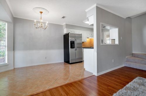 221 Normal Park Dr, Huntsville TX 77320-3438 exterior