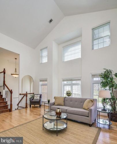 11801 Ambleside Dr, Rockville MD 20854-2109 exterior