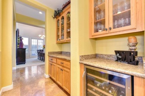 1009 Sandwick Way, Folsom CA 95630-6127 exterior