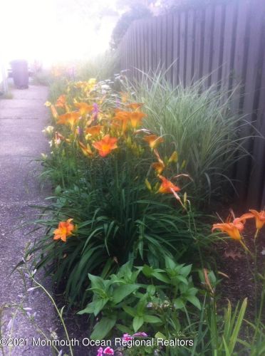 1125 Roe Ave, Point Pleasant Beach NJ 08742-4449 exterior