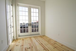 301 Metropolitan Ave, Brooklyn NY  11211-4008 exterior