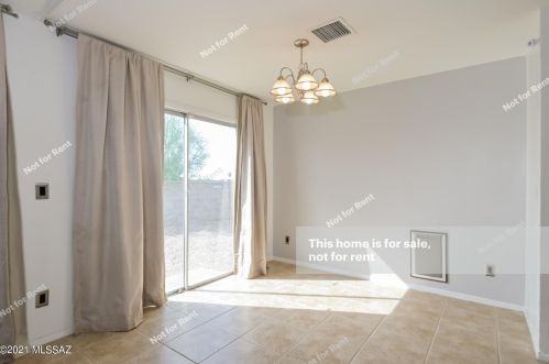 7005 Camino De Ln Tierra, Tucson AZ 85705-1008 exterior