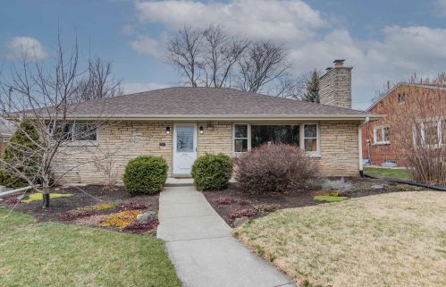 5796 Kinnickinnic Riv Pkwy, Milwaukee WI 53219-2231 exterior