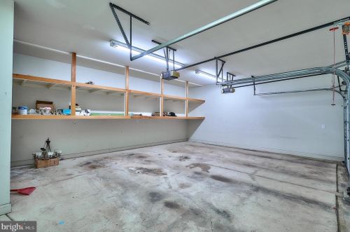 2221 Jefferson Ln, Huntingdon Valley PA 19006-6038 exterior