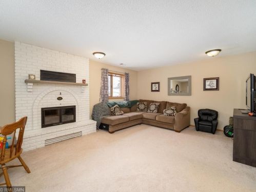 1889 Edgerton St, Saint Paul MN 55117-2447 exterior