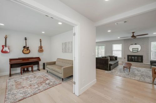 5405 Fairmont Cir, Austin TX 78745-2757 exterior