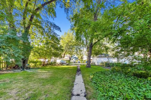 1818 Lunt Ave, Chicago IL 60645-3005 exterior