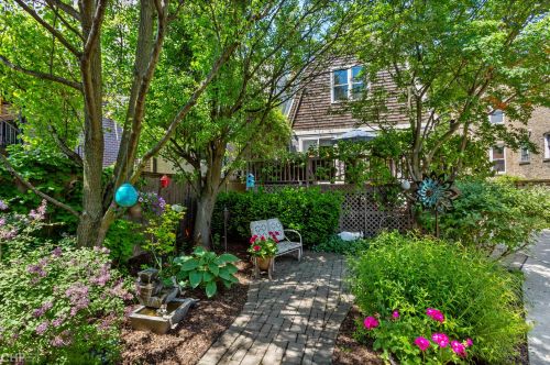 1309 Carmen Ave, Chicago IL 60640-2903 exterior