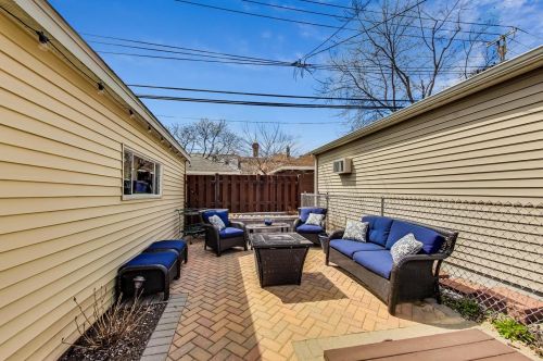 4316 Moody Ave, Chicago IL 60638-3545 exterior