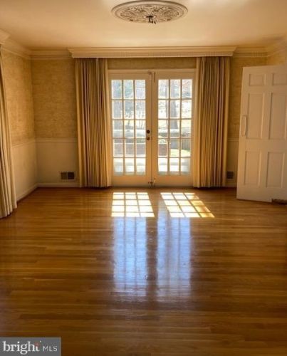 4032 40 Rd, Arlington VA 22207-4805 exterior