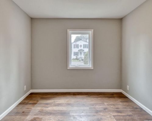 37 9 Ave, Huntington Station NY 11746-2219 exterior