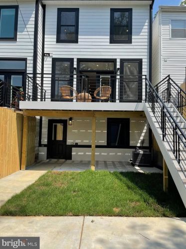 326 Taylor St, Washington DC  20017-1529 exterior