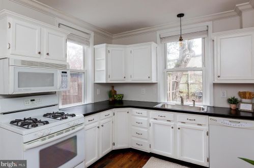 249 New Holland Ave, Lancaster PA 17602-2301 exterior