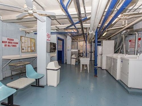 844 Ainslie St, Chicago IL  60640-3948 exterior