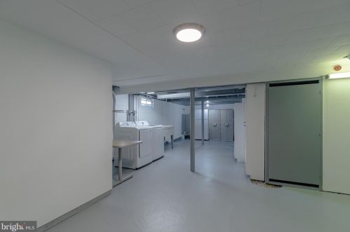 1871 Arena Dr, Trenton NJ 08610-2605 exterior