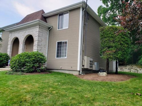 37 Marigold Cir, Providence, RI 02904-8900