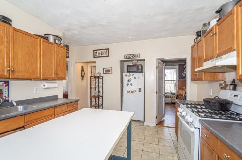 327 Middlesex St, North Andover MA 01845-3438 exterior