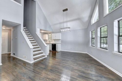 689 Lake Dr, Lithonia GA  30039-6683 exterior