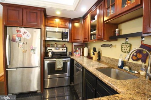 402 Royal St, Alexandria VA  22314-2335 exterior