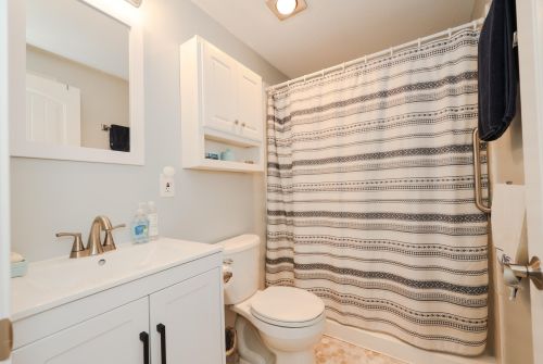 19 Amoskeag Rd, Concord NH 03301-4641 exterior