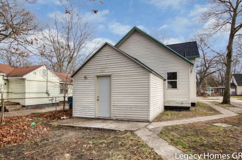 3125 6th St, Meskegon MI  49444-2844 exterior