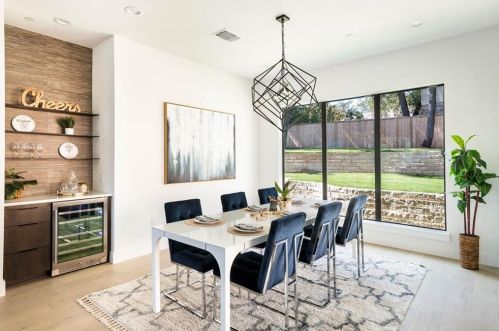 8512 Appalachian Dr, Austin TX 78759-7930 exterior