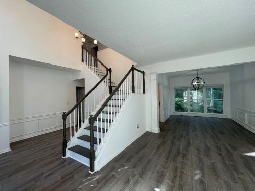 10895 Glenbarr Dr, Duluth GA 30097-7876 exterior