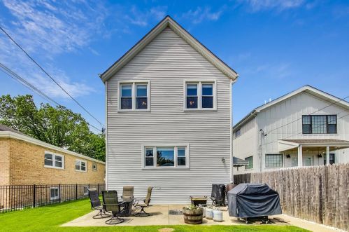 4135 Melvina Ave, Chicago IL 60638-3512 exterior