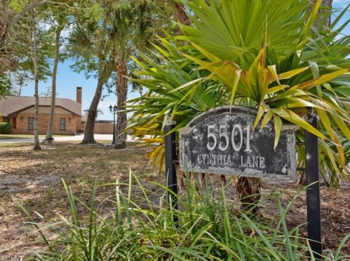 5501 Cynthia Ln, Naples FL 34112-5454 exterior