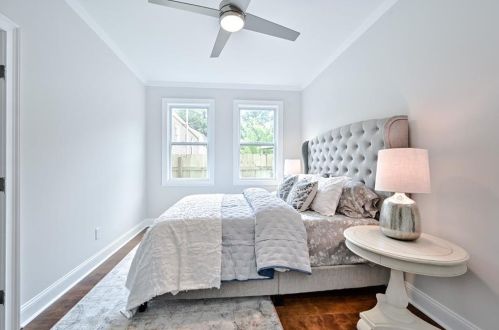 1477 Mercer Ave, Atlanta GA  30337-1515 exterior