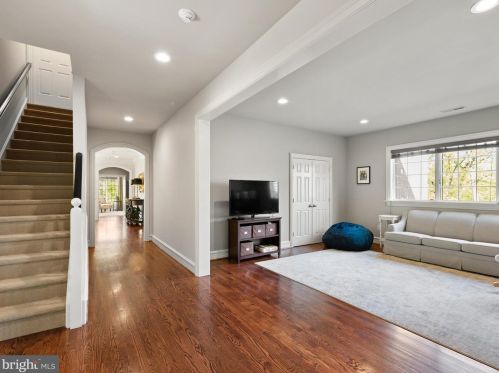 271 Blackburn Dr, Berwyn PA  19312-2801 exterior