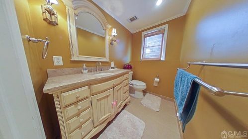 23 Peru St, Edison NJ  08820-2625 exterior