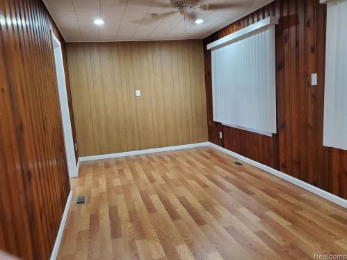 18033 Hanna St, Melvindale MI  48122-1422 exterior