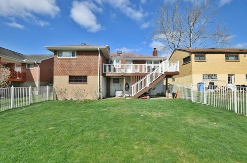 1905 Berkwood Dr, Pittsburgh PA 15243-1517 exterior