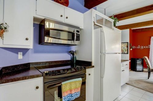 6621 Wisconsin Ave, Milwaukee WI 53213-3914 exterior