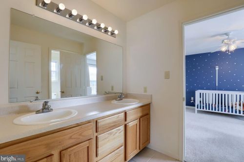 152 Merlin Dr, Hummelstown PA  17036-8841 exterior