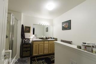 1051 Maiden Ln, Ann Arbor MI  48105-1903 exterior