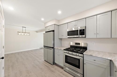 92 Railroad Ave, Montgomery NY  12549-1518 exterior