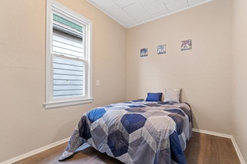 2812 8th St, Milwaukee WI 53215-3933 exterior