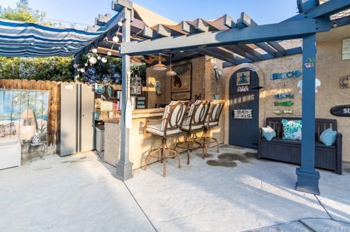 2249 Trafalgar Ave, Riverside CA 92506-4627 exterior