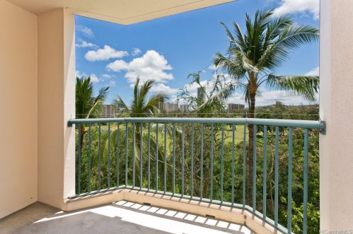 3075 Ala Poha Pl, Honolulu HI  96818-1600 exterior