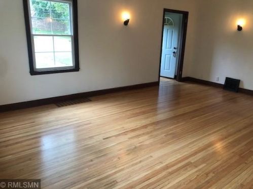 5089 Main St, Maple Plain MN 55359-9430 exterior