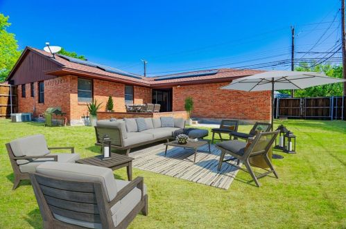 9930 Cloister Dr, Dallas TX 75228-3617 exterior