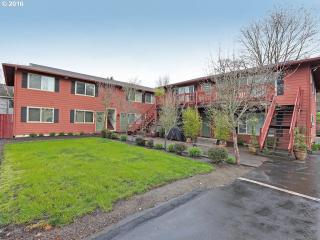 7027 Burlington Ave, Portland OR  97203-4888 exterior