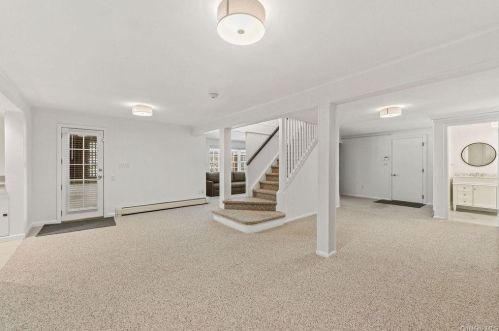 9 Maple Way, Armonk NY 10504-2601 exterior