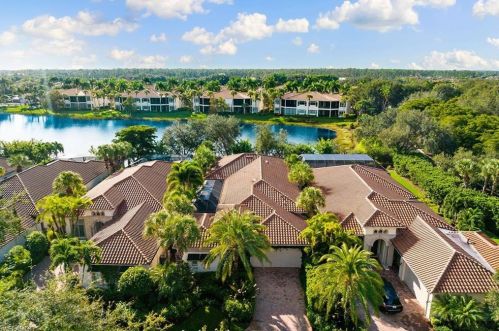 15743 Villoresi Way, Naples FL 34110-2715 exterior