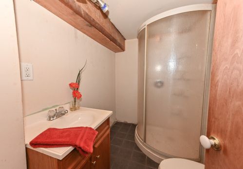 5551 Jerelyn Pl, Milwaukee WI 53219-2275 exterior